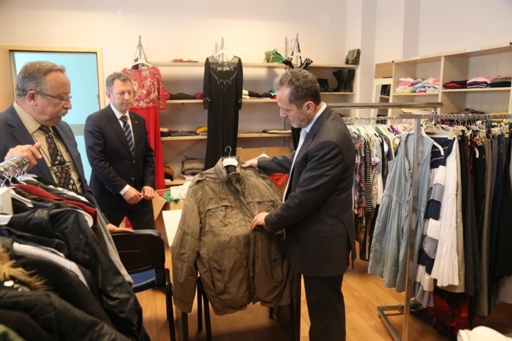 Odü Giyim Dünyası’ndan Öğrencilere Ücretsiz Hizmet