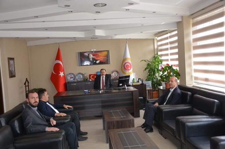 Eski Bakan Eroğlu, Kaymakam Kaya’yı Makamında Ziyaret Etti