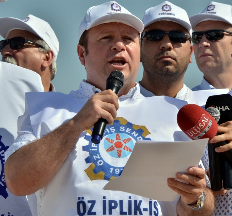 Öz İplik-iş’ten Fabrika Önünde Baskıya Uğrayan İşçilere Destek