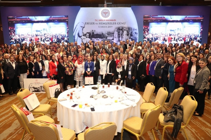 Samsun’da Yılın Ebe Ve Hemşiresine Sağlık Bakanlığı’ndan Teşekkür Belgesi