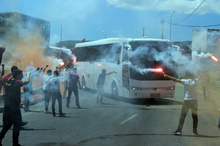 Göztepe Şampiyon Gibi Uğurlandı