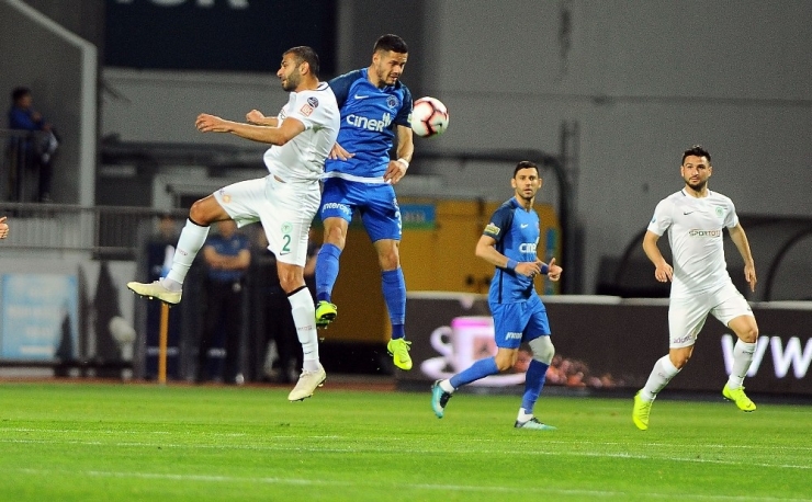 Spor Toto Süper Lig: Kasımpaşa: 0 - Atiker Konyaspor: 1 (İlk Yarı)