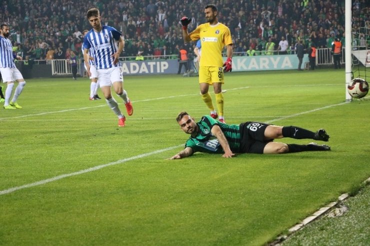 Tff 2. Lig Play-off Yarı Final: Sakaryaspor: 4 - Sarıyer: 0