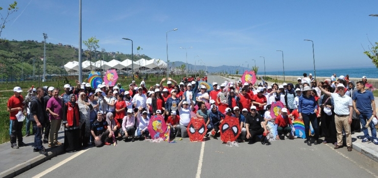 Uçurtma Şenliğine Katılan ‘Özel’ Gençler Neşe Dolu Saatler Geçirdi