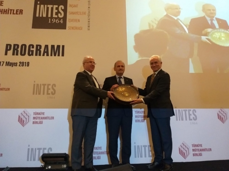 Ulaştırma Bakanı Turhan, Tmb Ve İntes’in İftar Programına Katıldı