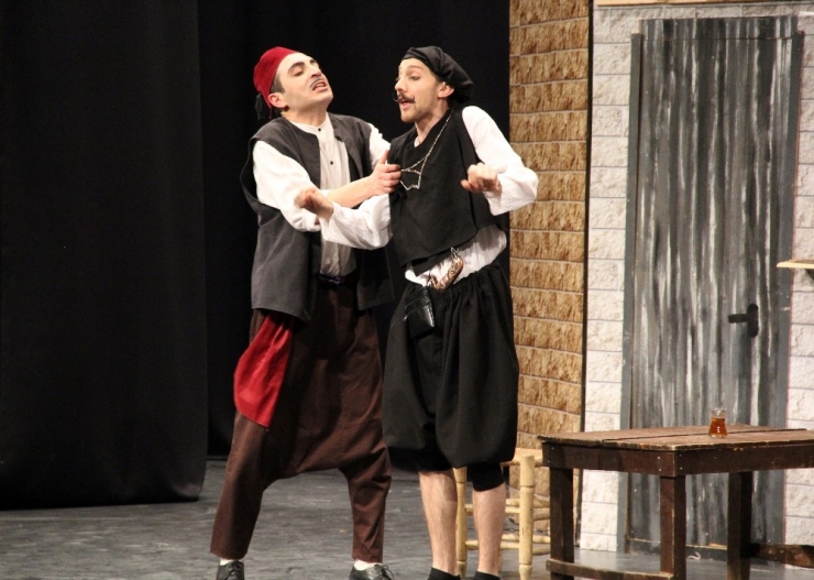 Sahne Tozu Tiyatrosu "Kanlı Nigar" İle Sezonu Kapatıyor