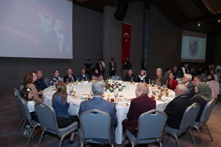 Muharip Hava Kuvveti Komutanlığından Şehit Aileleri Ve Gaziler Onuruna İftar Programı