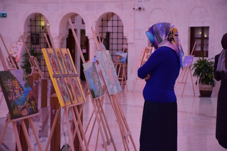 Yetim Çocuklara Umut Olan Resim Sergisi