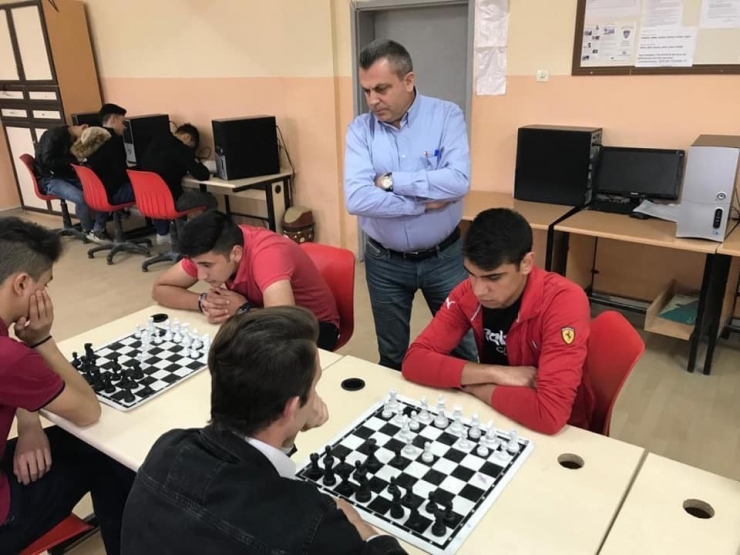Hisarcık 15 Temmuz Şehitleri Anadolu Lisesi’nin Satranç Başarısı
