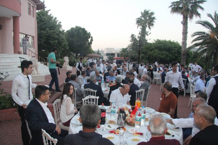 Vali Soytürk Muhtarlar İle Stk Temsilcileriyle İftarda Bir Araya Geldi