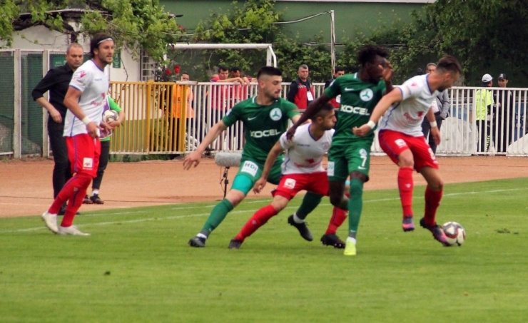 Spor Toto 1. Lig: Giresunspor: 0 - Altınordu: 1 (İlk Yarı Sonucu)