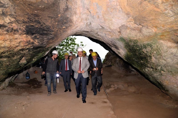 Vali Şentürk Arkeolojik Kazı Çalışmalarını İnceledi