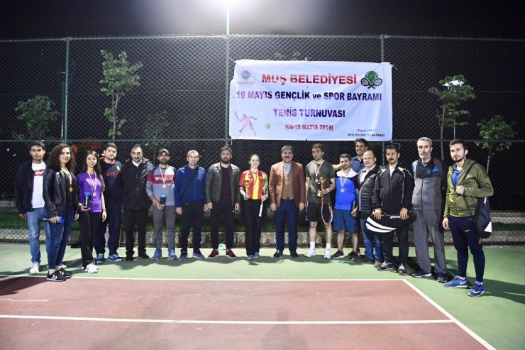 Muş’ta 19 Mayıs Tenis Turnuvası