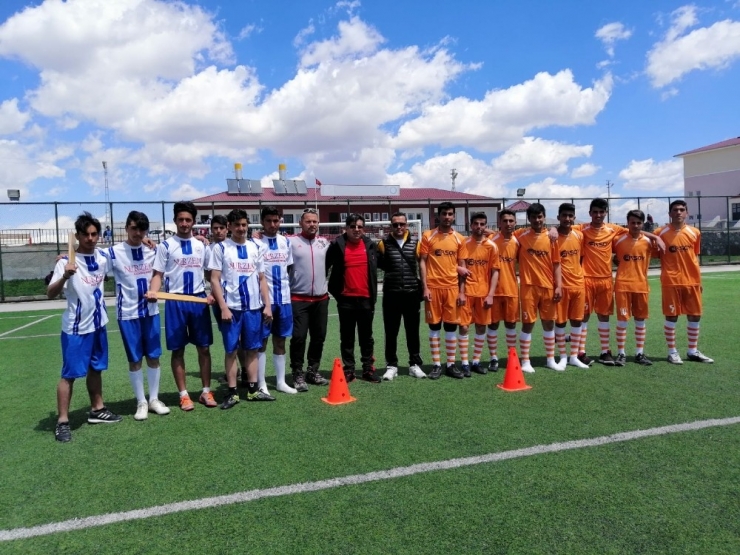 Unutulmaya Yüz Tutmuş Kürt Beyzbolu Yeniden Yaygınlaştırılıyor