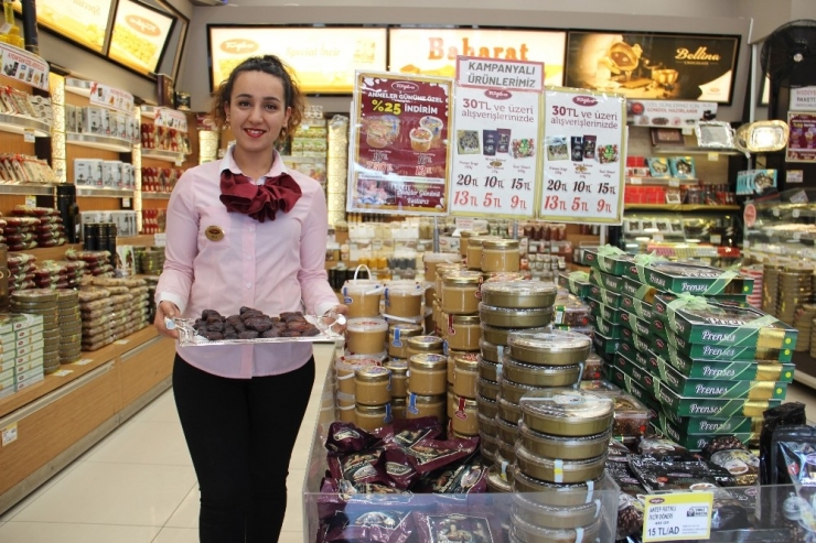 Ramazan Ayında Sofraların Tacı Hurma Oldu