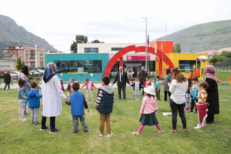 Unutulmaya Yüz Tutmuş Çocuk Oyunlarını Oynadılar