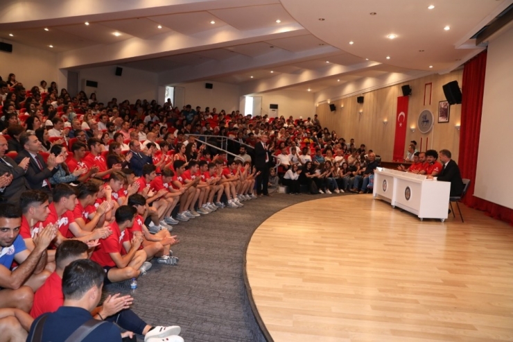 Şampiyonlar İzmir’de Buluştu