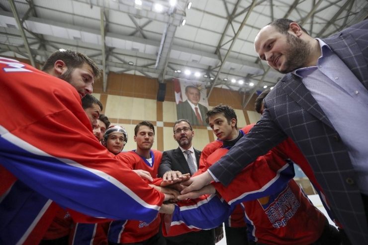 Bakan Kasapoğlu: "Spor Her Sorunu Çözen Bir Araç"