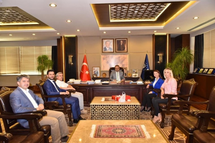 İlk Bağımsız Kadın Belediye Başkanı’ndan Bursa Büyükşehir Belediye Başkanı’na Ziyaret