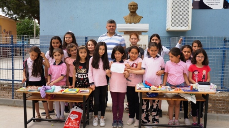 Kendileri Minik Yürekleri Büyük