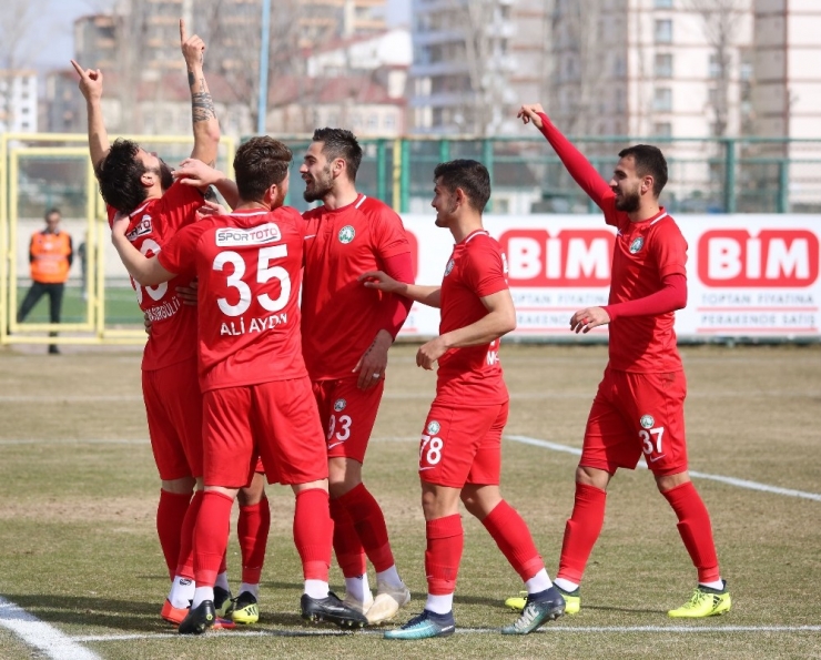 Sivas Belediyespor Evinde Daha Başarılı