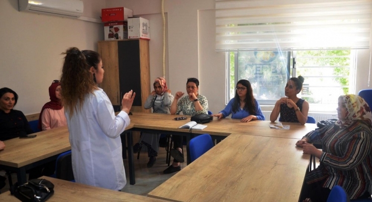 Yunusemre İle İşaret Dilini Öğreniyorlar