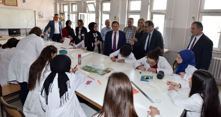 Mesleki Eğitimde İlk Hedef Turizm Sektörü Olacak