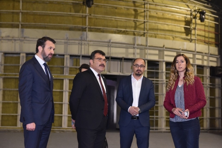 Türkiye’nin Uzay Temalı İlk Eğitim Merkezi Gökmen Gün Sayıyor