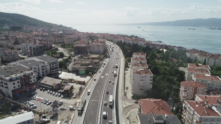 Gölcük Yüzbaşılar Kavşağı Trafiğe Açıldı
