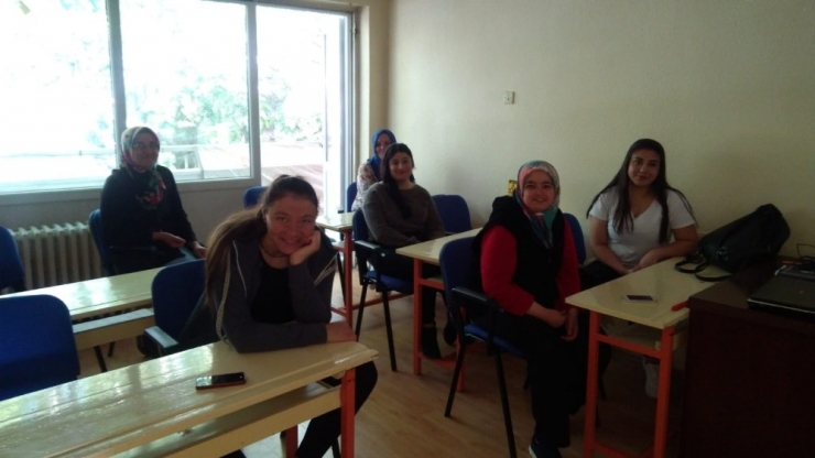 Şaphane’de Kadınların İlçe Ekonomisine Katkısı Artıyor