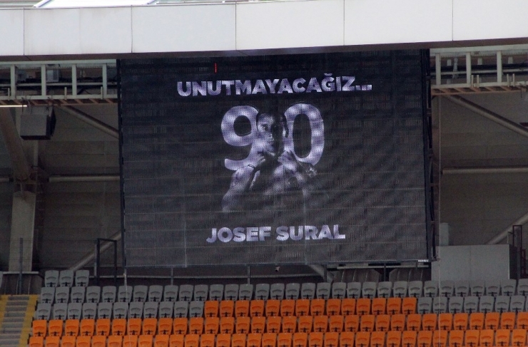 Spor Toto Süper Lig: Medipol Başakşehir: 1 - Aytemiz Alanyaspor: 1 (İlk Yarı)