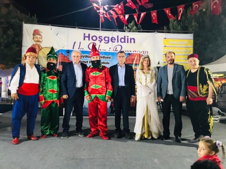 Hacivat-karagöz Gösterisi Kahkahaya Boğdu