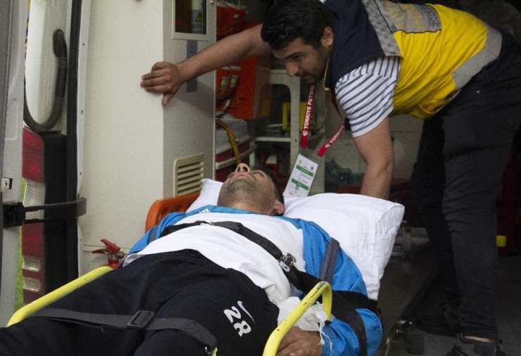 Tff 2. Lig’e Yükselen Van Büyükşehir Belediyespor Kupasını Aldı