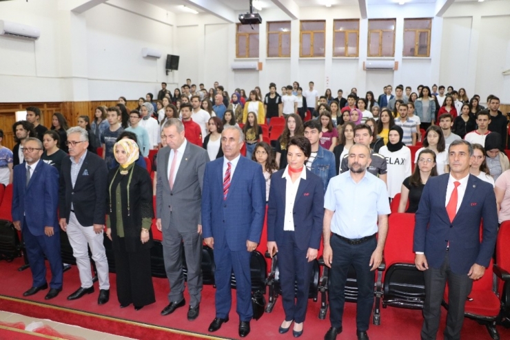 Lise Öğrencilerinin Voleybol Hakemi Olması İçin ’Voleybol Hakemlik Kursu’ Başladı