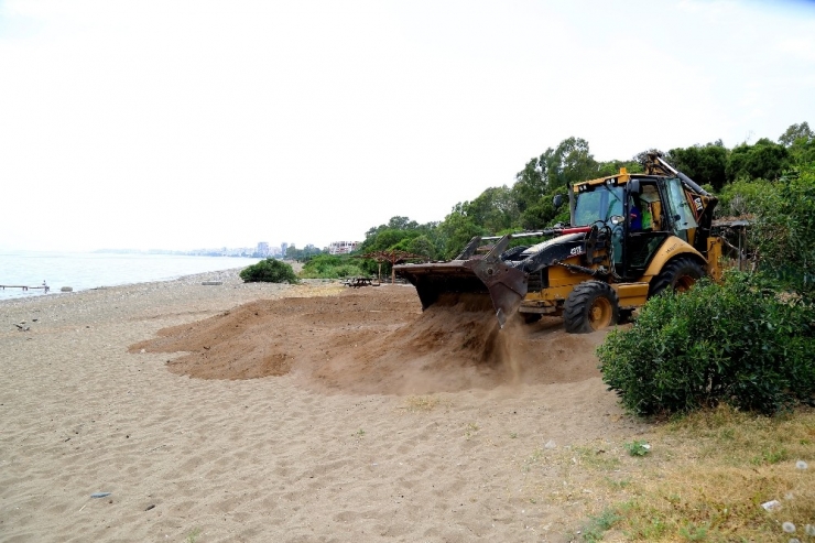 Tarhan: “100. Yıl Plajında Doğa Cinayeti İşleniyor”