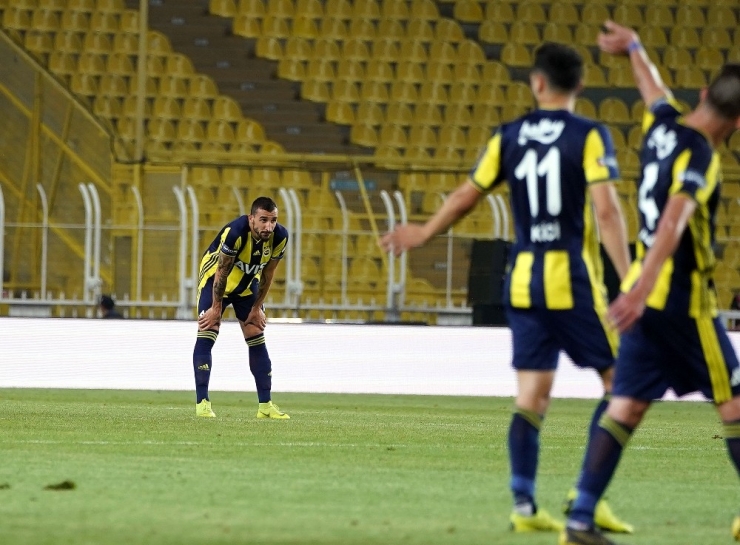 Kadıköy’de Mehmet Topal’a Tepki