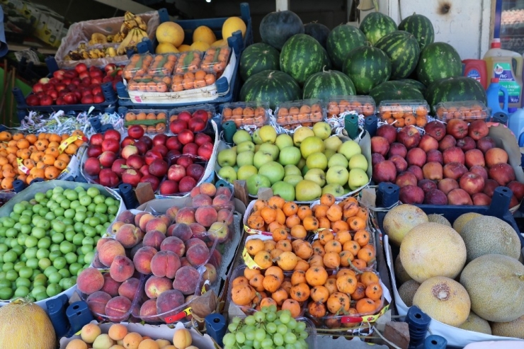 Meyve Fiyatları Düşüşe Geçti