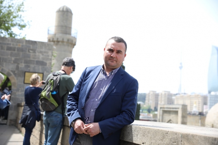 Gazeteci Bayhan Ve Poyraz Ortak Kitap