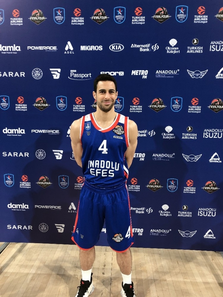 Doğuş Balbay 2 Yıl Daha Anadolu Efes’te