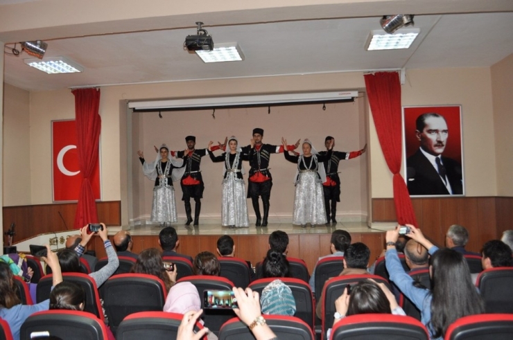 Arpaçay’da Yıl Sonu Sergisi Açıldı