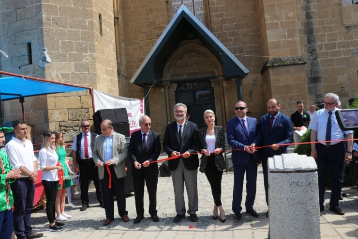 Hala Sultan Kitap Günleri Kapılarını Lefkoşalı Kitapseverlere Açtı