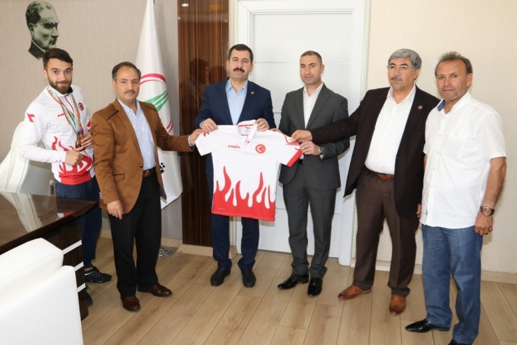 Avrupa Şampiyonundan Baydilli’ye Ziyaret