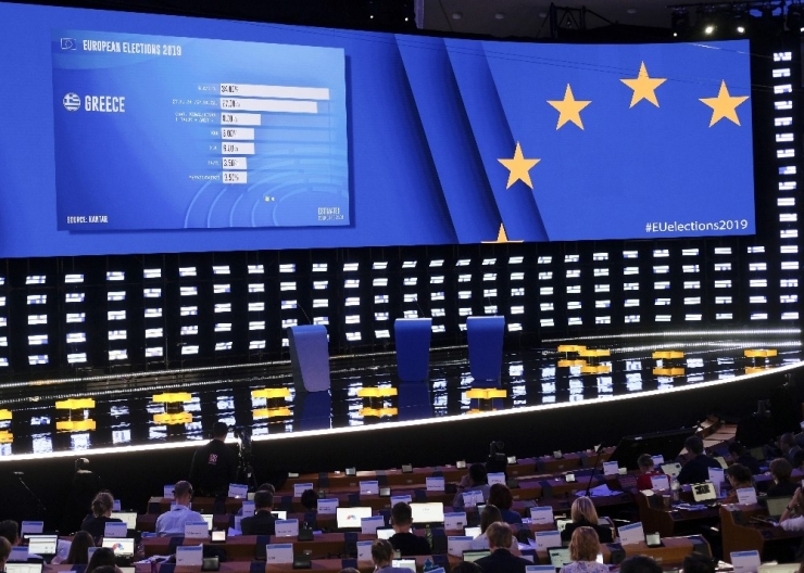 Yunanistan’da Erken Seçim Çağrısı