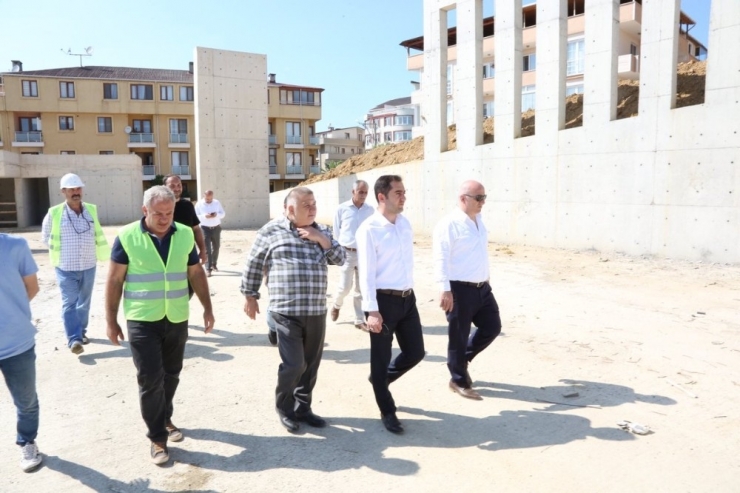 Başkan Bıyık, Kapalı Pazar Yerinde İncelemelerde Bulundu