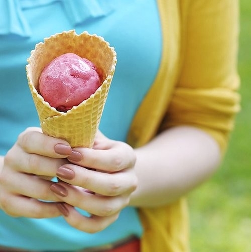 Dondurmayı Gece Tüketin