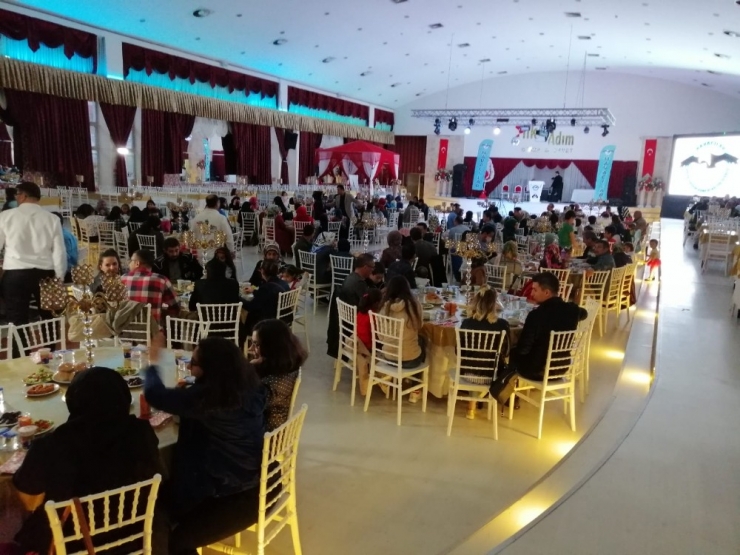 Havacılardan Yoksul Ailelere Ve Yetim Çocuklara İftar