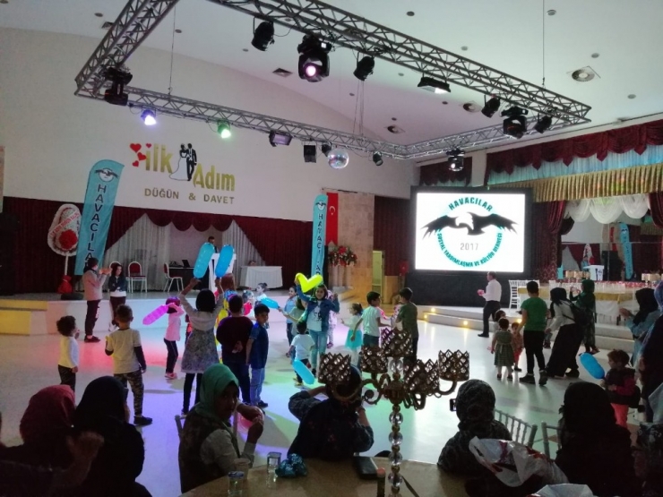 Havacılardan Yoksul Ailelere Ve Yetim Çocuklara İftar