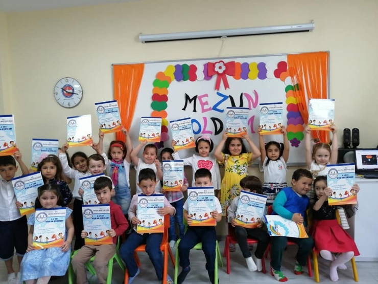 600 Minik Karne Heyecanı Yaşadı