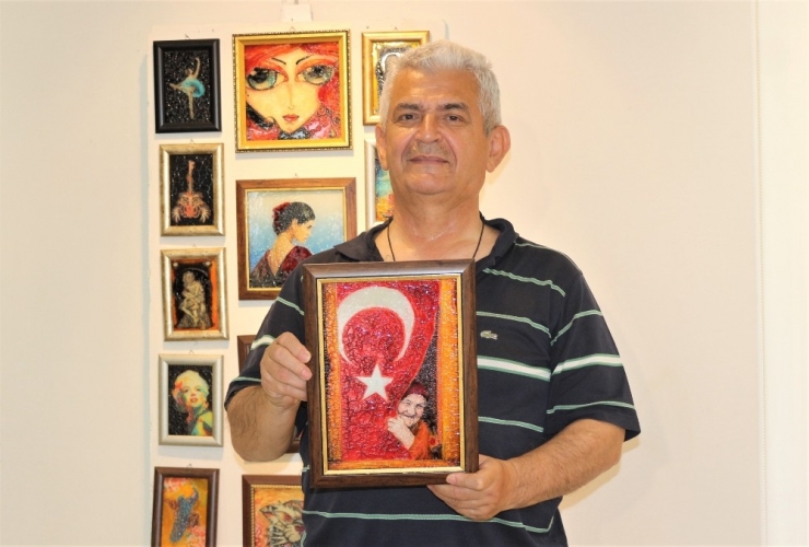 Kendine Has Teknikle Yaptığı Eserlere Sipariş Yetiştiremiyor