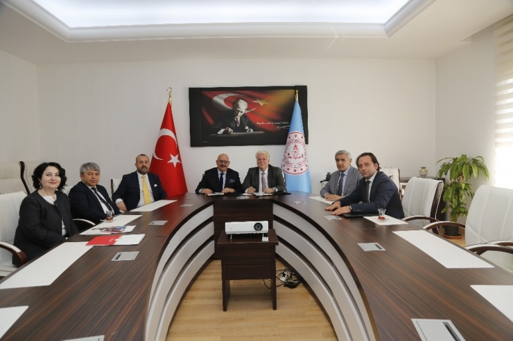 Özel Sektör-lise İşbirliği